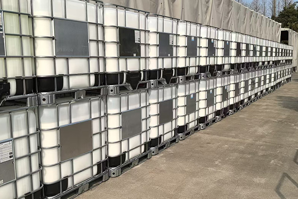 Quality-controlled packing of emulsifier and polyether polyol products into boxes at NTJN